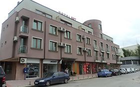 Family Hotel 007 Ivan Dimitrov-Kuklata 15 Str